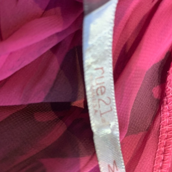Rue21 pink and black  Open Back top size M - Picture 7 of 8